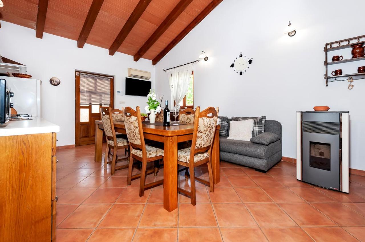 House Ulika Apartment Bale Exterior photo